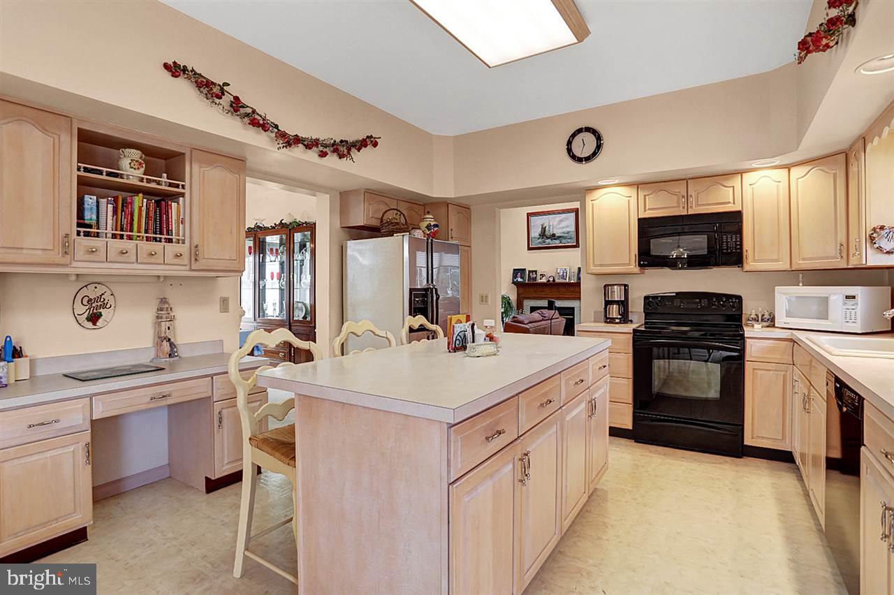 4442 Saybrook Lane Harrisburg, PA 17110 - Photo 13 of 25 Gallery Image 13