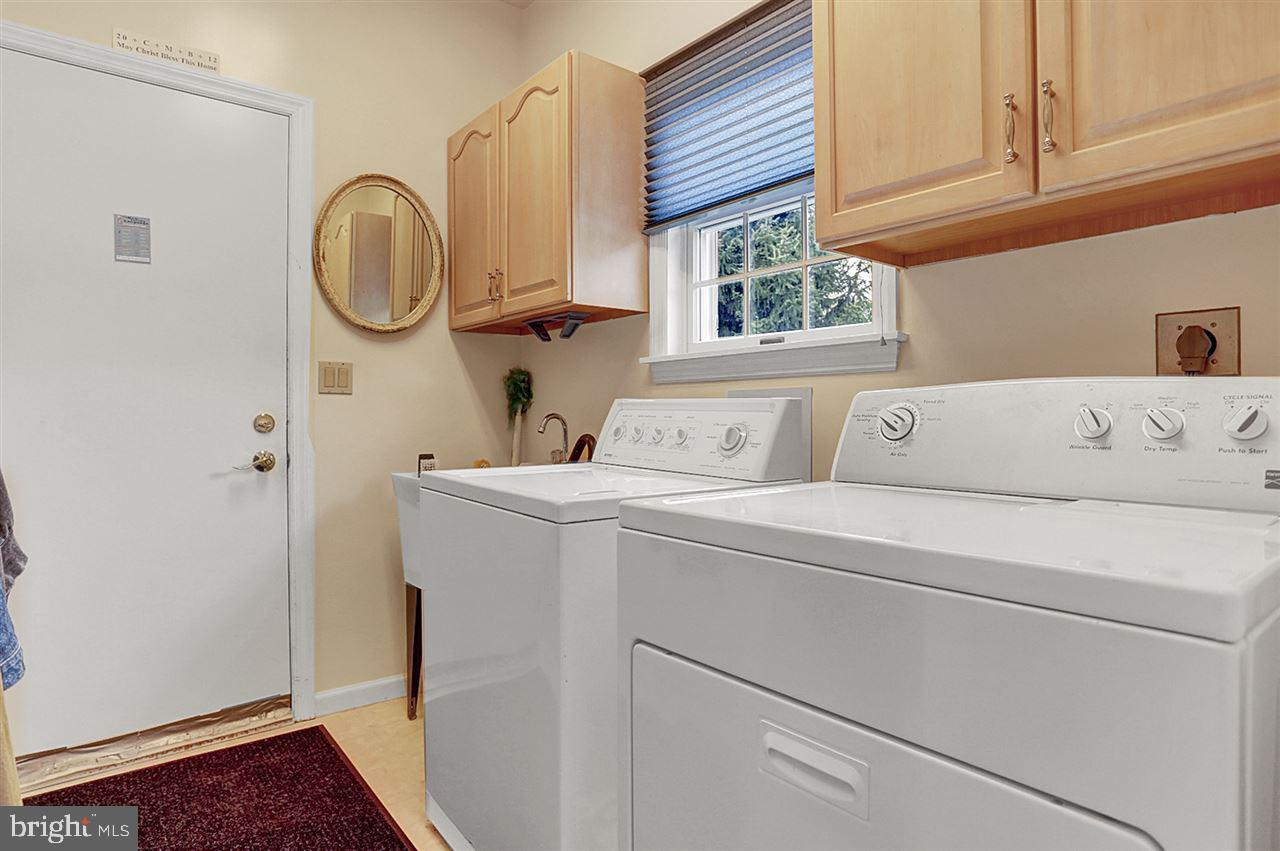 4442 Saybrook Lane Harrisburg, PA 17110 - Photo 16 of 25 Gallery Image 16