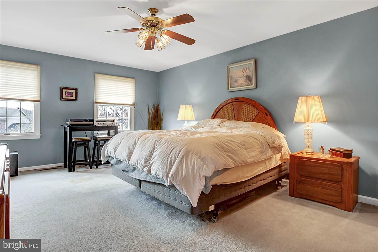 4442 Saybrook Lane Harrisburg, PA 17110 - Photo 17 of 25 Gallery Image 17