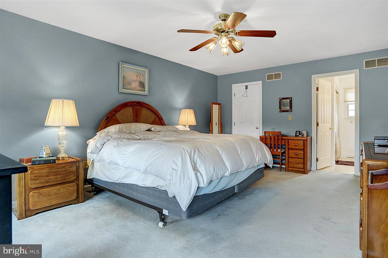 4442 Saybrook Lane Harrisburg, PA 17110 - Photo 18 of 25 Gallery Image 18