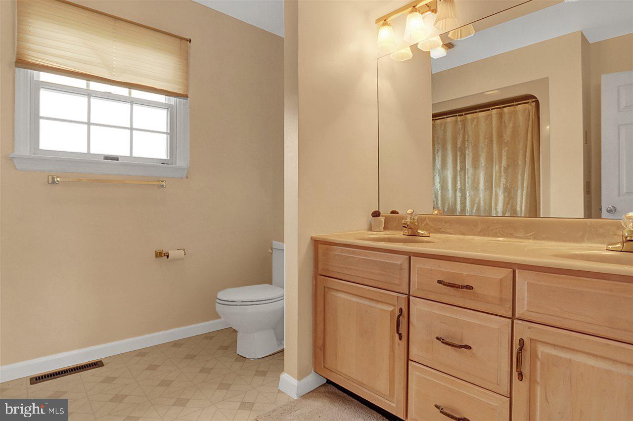 4442 Saybrook Lane Harrisburg, PA 17110 - Photo 19 of 25 Gallery Image 19