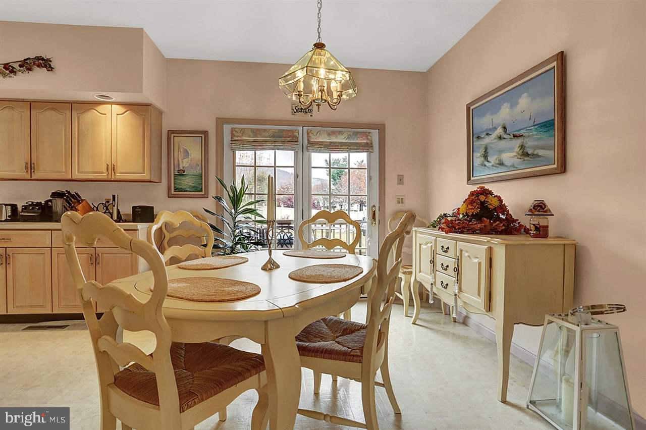 4442 Saybrook Lane Harrisburg, PA 17110 - Photo 10 of 25 Gallery Image 10