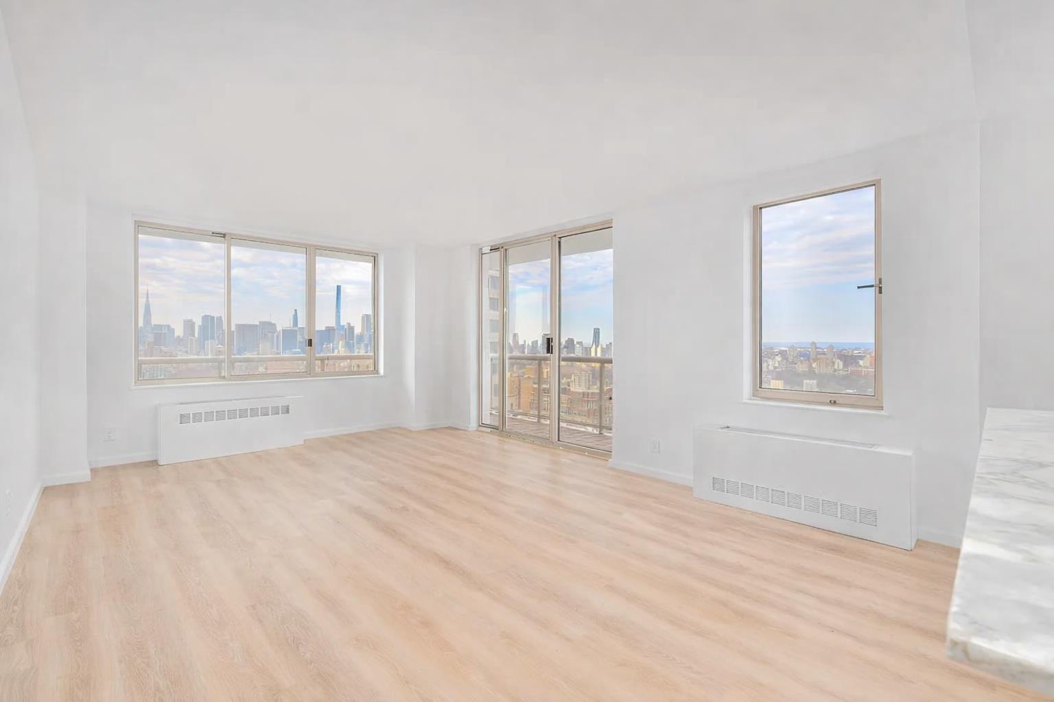 200 East 89th Street, Unit 42A Manhattan, NY 10128 - Photo 3 of 5