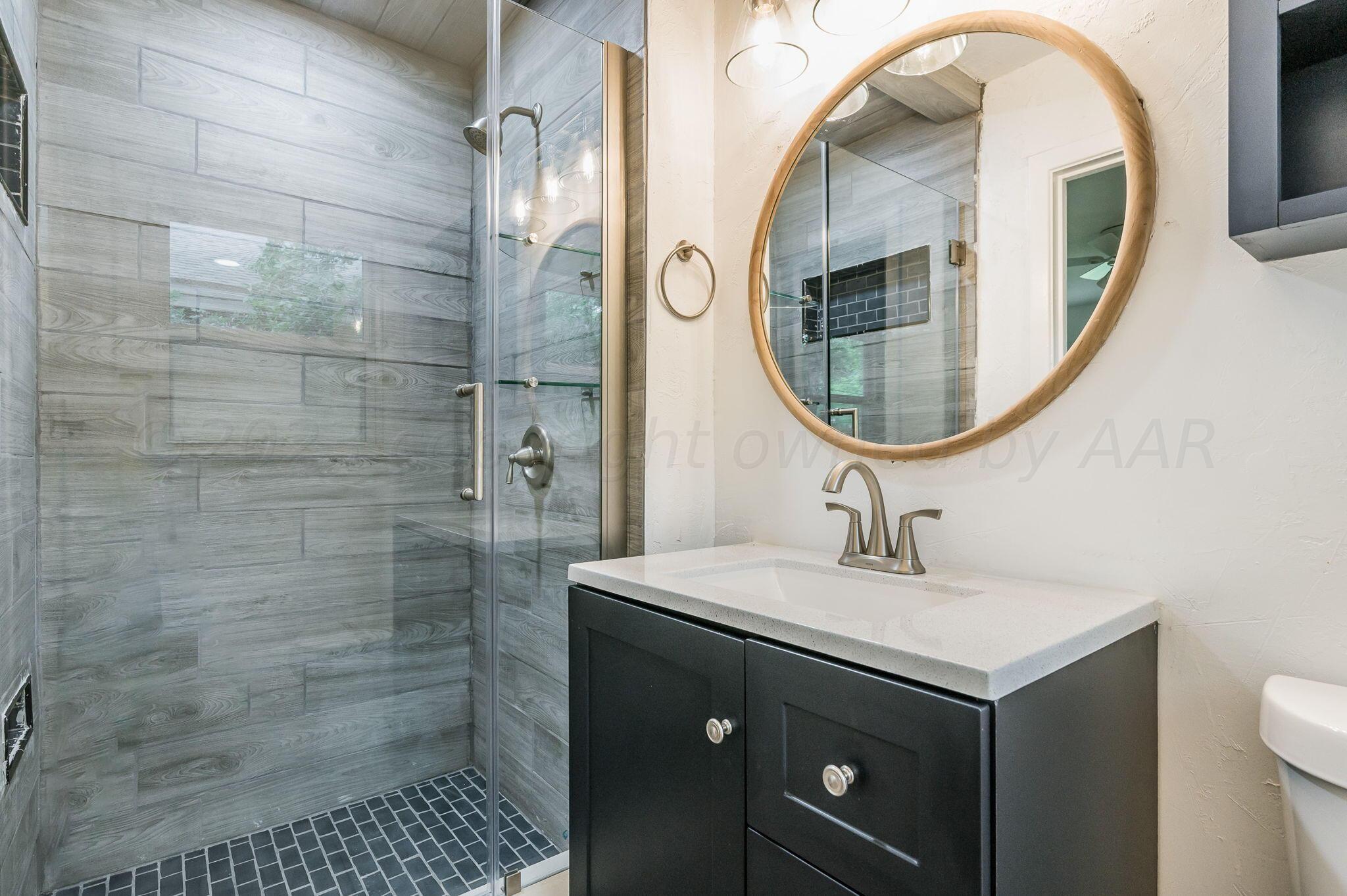 3610 South Austin Street Amarillo, TX 79109 - Photo 11 of 20 Master Bathroom