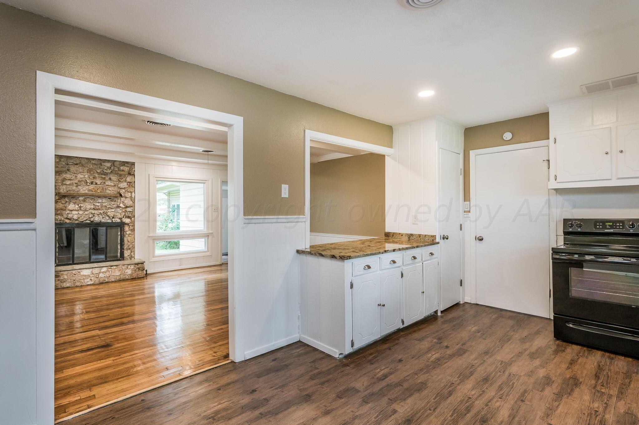 3610 South Austin Street Amarillo, TX 79109 - Photo 6 of 20 Kitchen-2