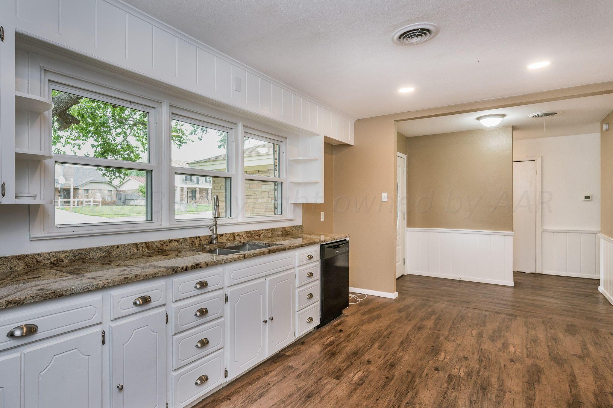 3610 South Austin Street Amarillo, TX 79109 - Photo 8 of 20 Kitchen-3