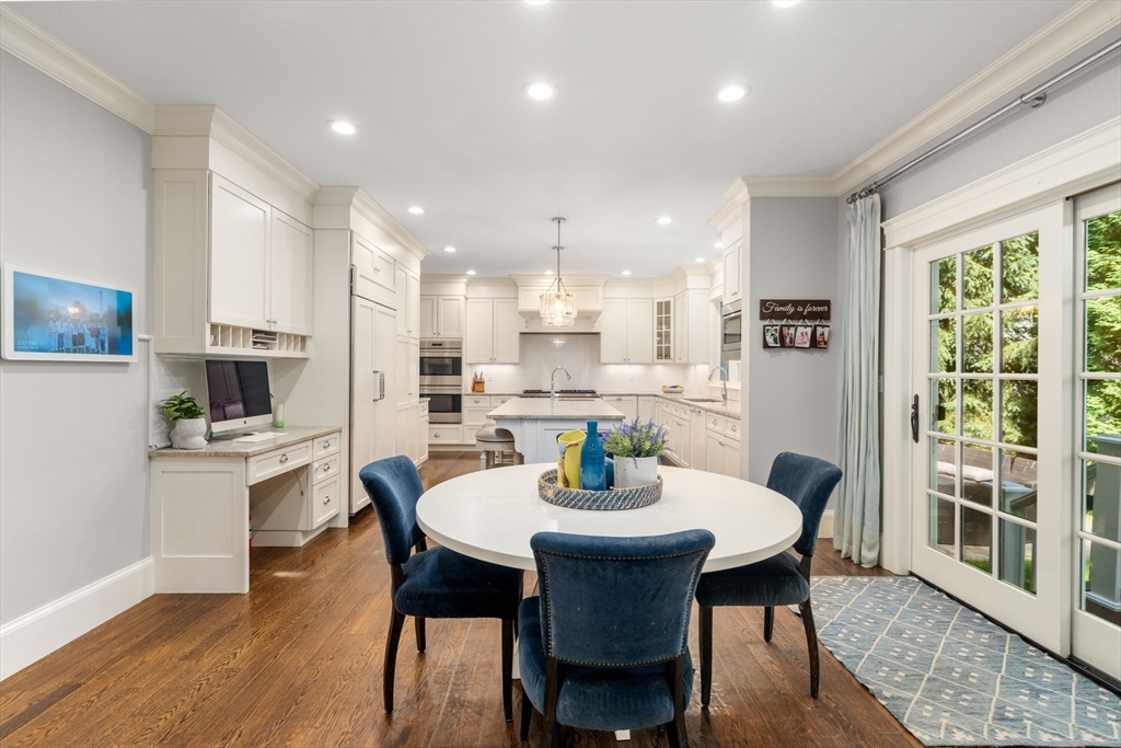 59 Cleveland Road Wellesley, MA 02481 - Photo 4 of 29