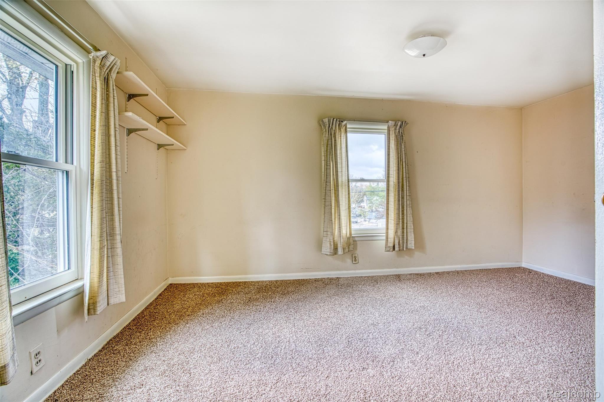 610 East Clinton Street Howell, MI 48843 - Photo 17 of 25 DSC07939_32.jpg