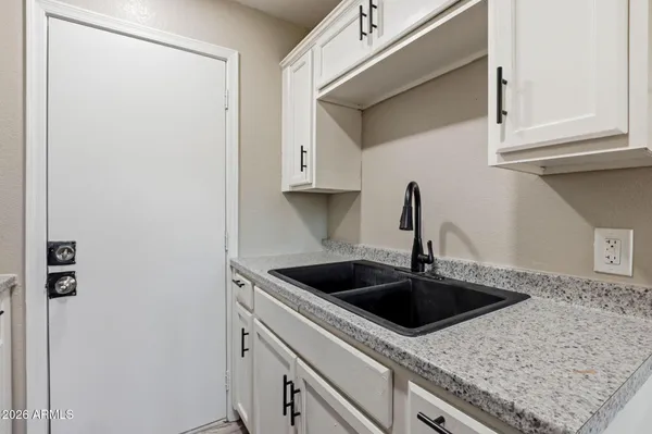 $925 | 840 East Turney Avenue, Unit 6, Phoenix, AZ 85014