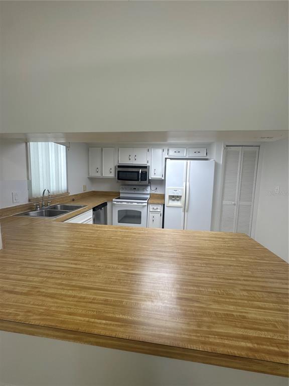 2329 Pine Tree Court Kissimmee, FL 34744 - Photo 12 of 38