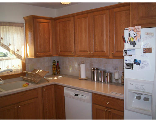 47 Kenyon Road Tiverton, RI 02878 - Photo 3 of 11