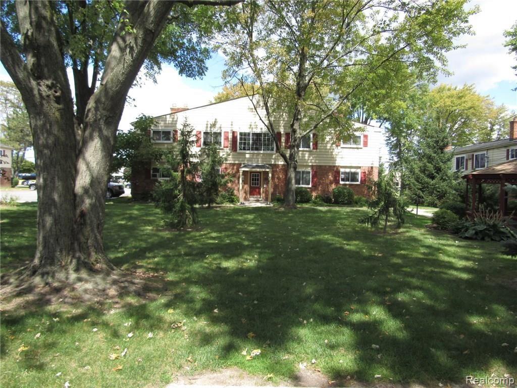 763 West Maple Road, Unit 60 Clawson, MI 48017 - Photo 2 of 39 763 W MAPLE CLAWSON (9).JPG