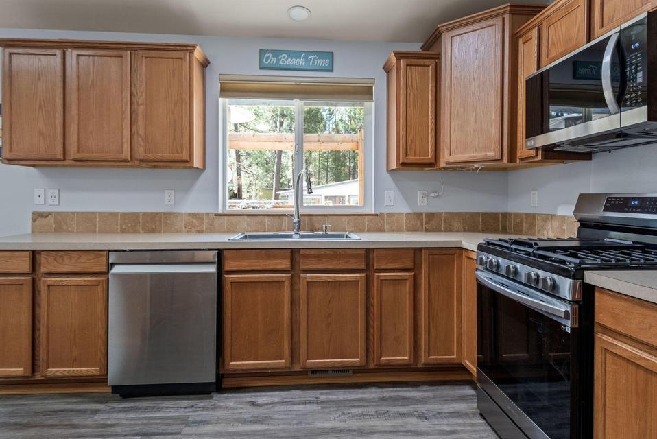 14866 Bluegrass Loop Sisters, OR 97759 - Photo 5 of 23