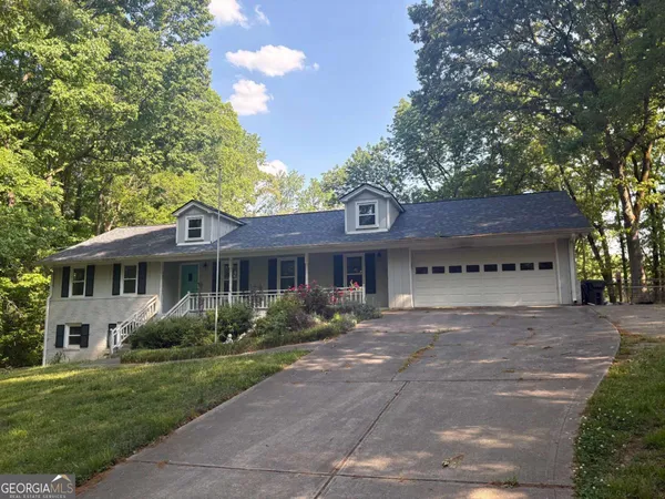 $2,900 | 3988 Valley Park Drive Southwest, Lilburn, GA 30047