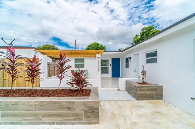 $4,600 | 6661 Freedom Street, Hollywood, FL 33024