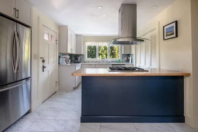 $699,000 | 4 Blackhall Court, Marion, MA 02738