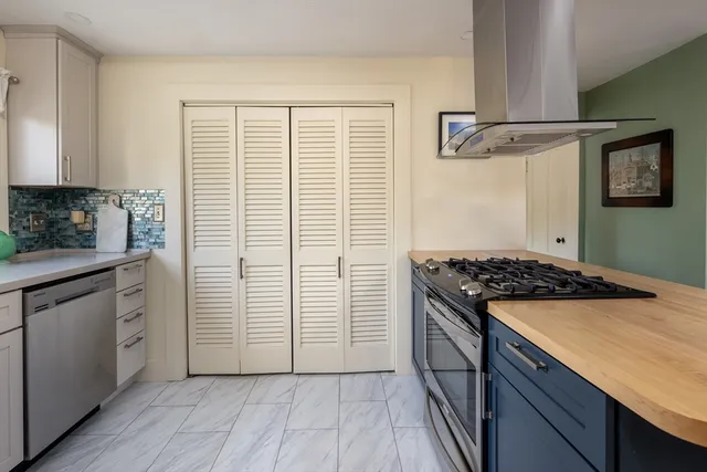 $699,000 | 4 Blackhall Court, Marion, MA 02738