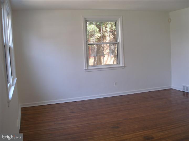 393 Madison Road Springfield, PA 19064 - Photo 4 of 16