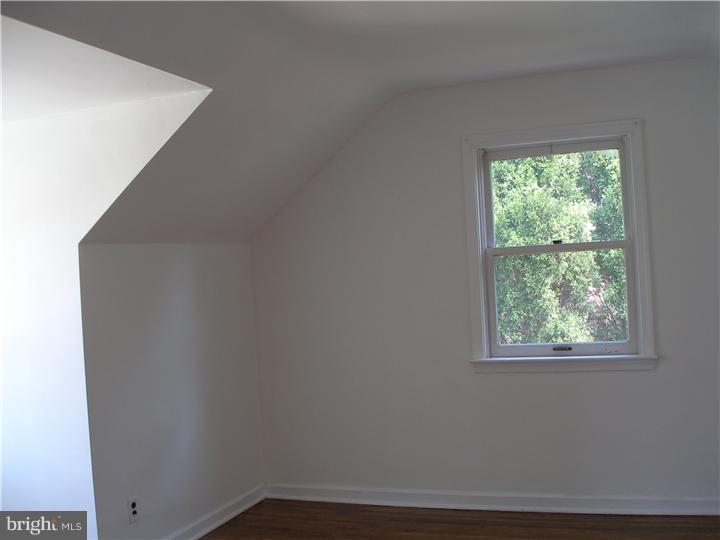 393 Madison Road Springfield, PA 19064 - Photo 9 of 16