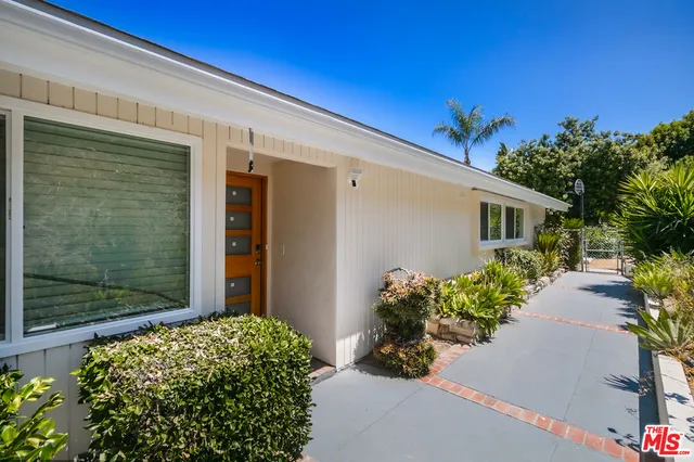 $6,321 | 5634 Mason Avenue, Woodland Hills, CA 91367