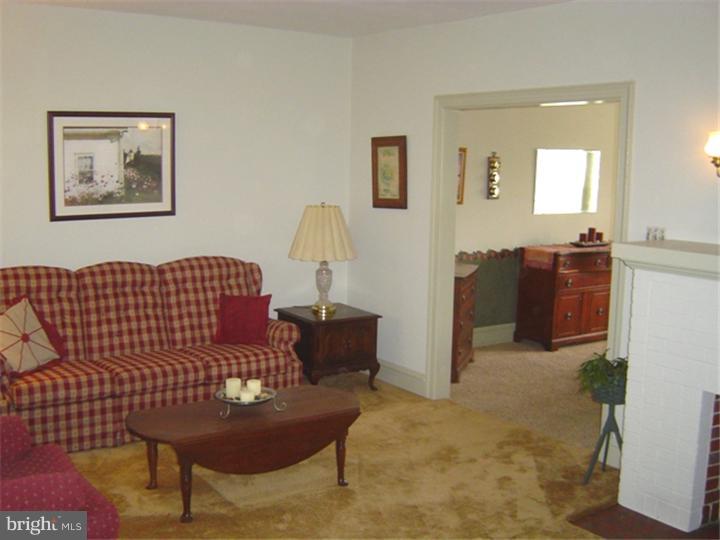 500 March Street Shillington, PA 19607 - Photo 2 of 25 Living Room