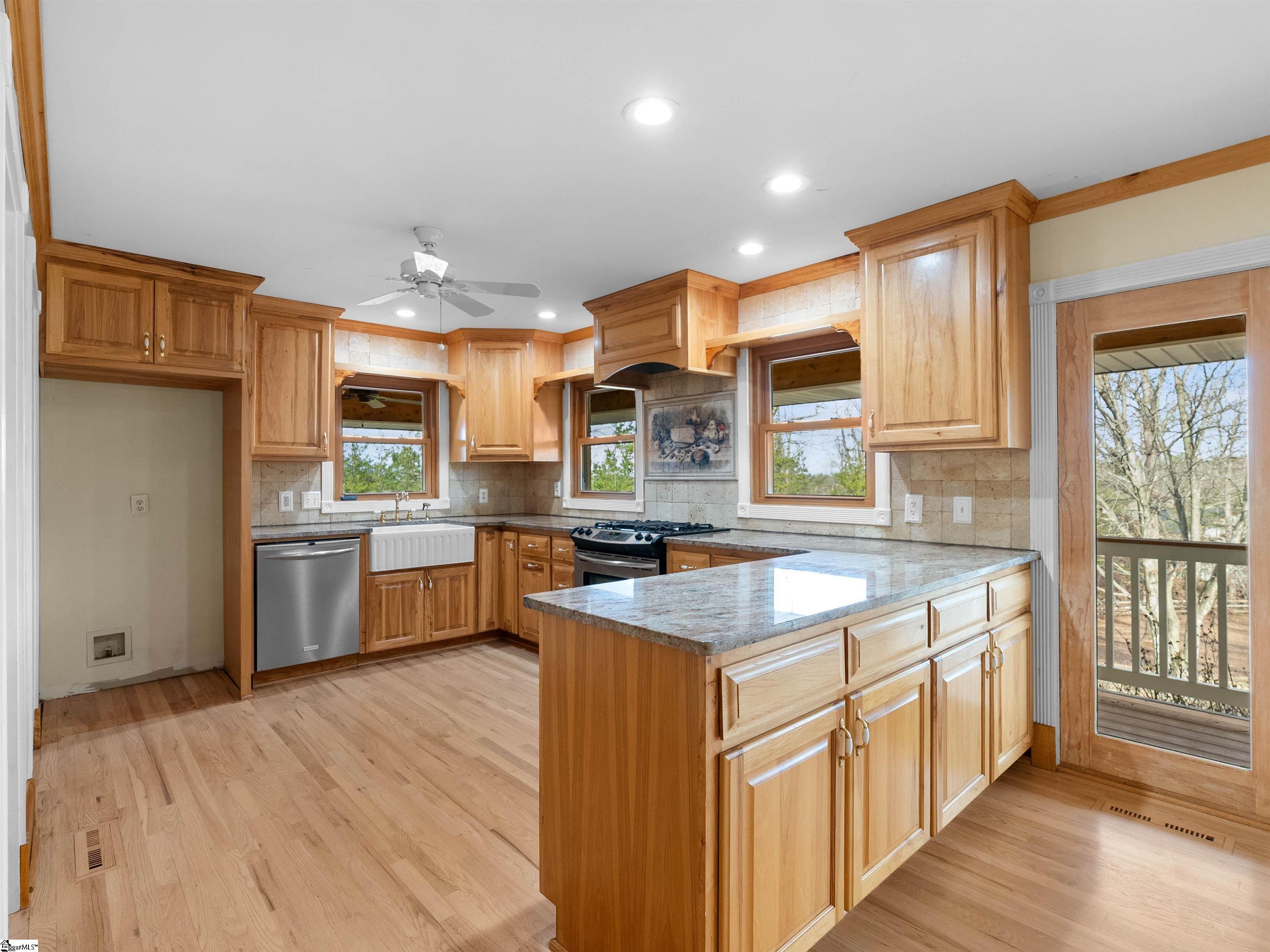4484 Hawkins Road Greer, SC 29651 - Photo 14 of 49 Gallery Image 14