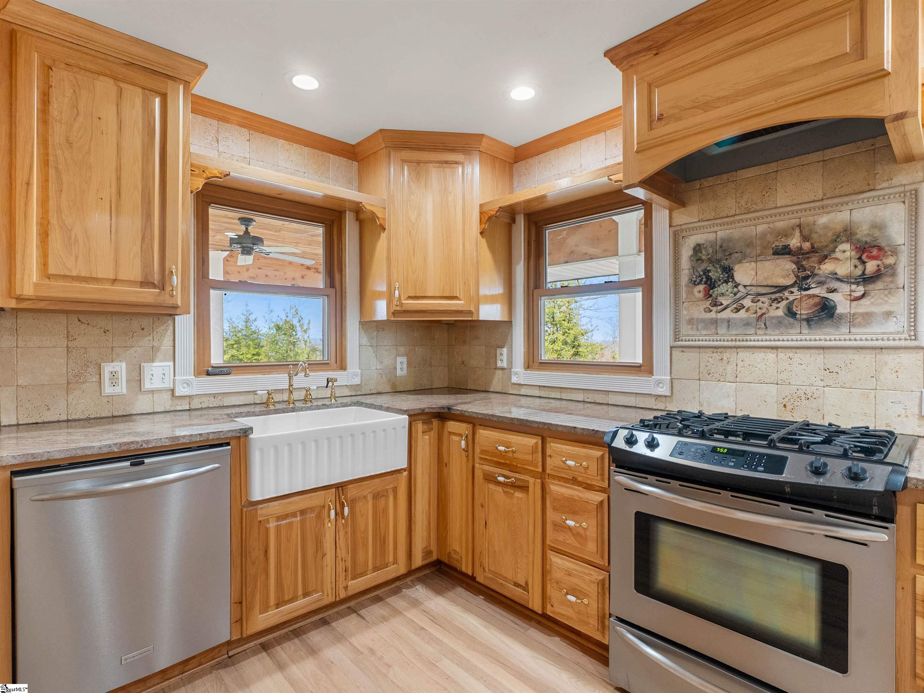 4484 Hawkins Road Greer, SC 29651 - Photo 16 of 49 Gallery Image 16
