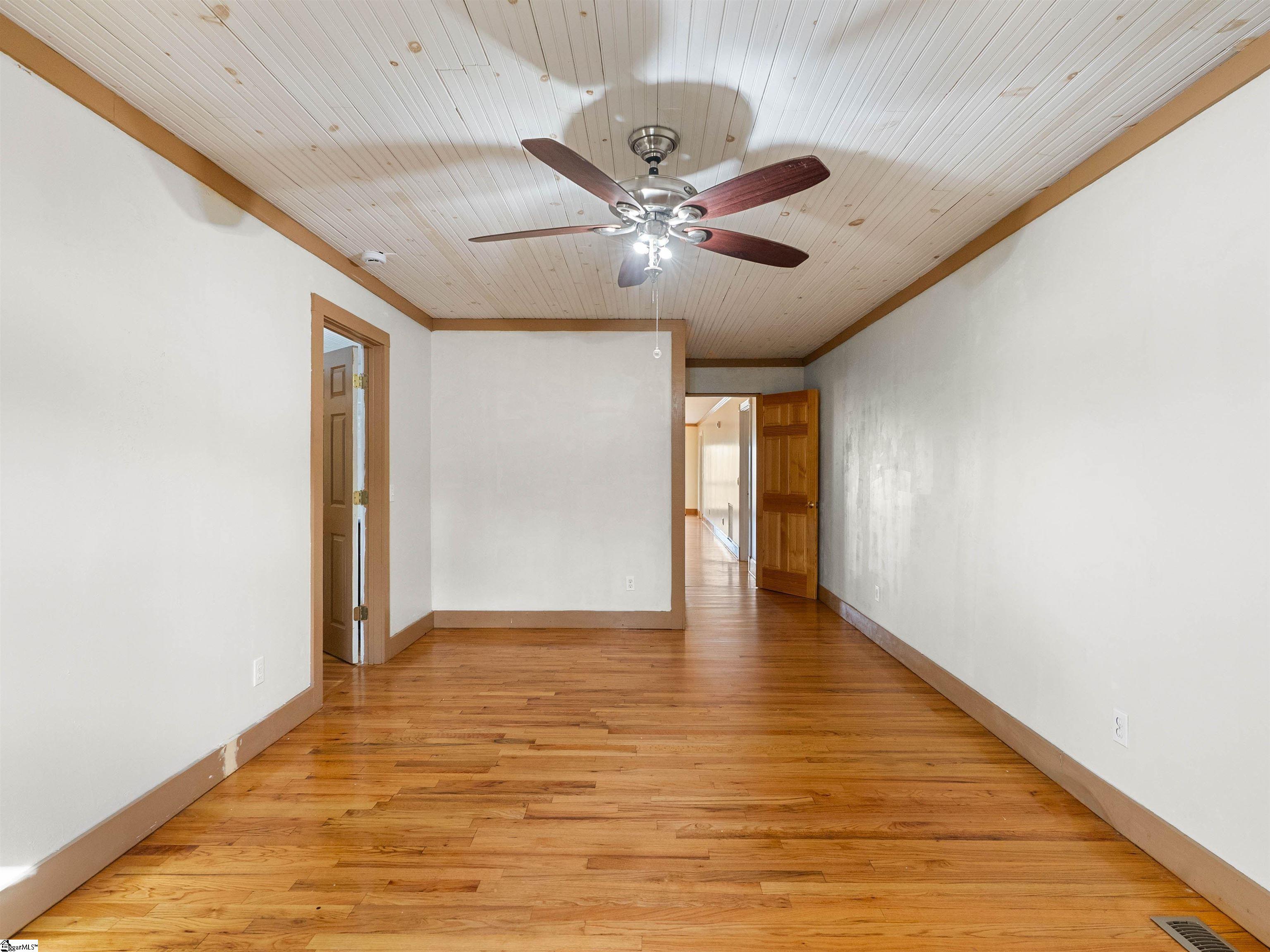 4484 Hawkins Road Greer, SC 29651 - Photo 31 of 49 Gallery Image 31