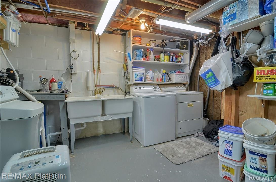 10352 Jennings Road Grand Blanc, MI 48439 - Photo 26 of 37 26-Lower Level Laundry R.jpg