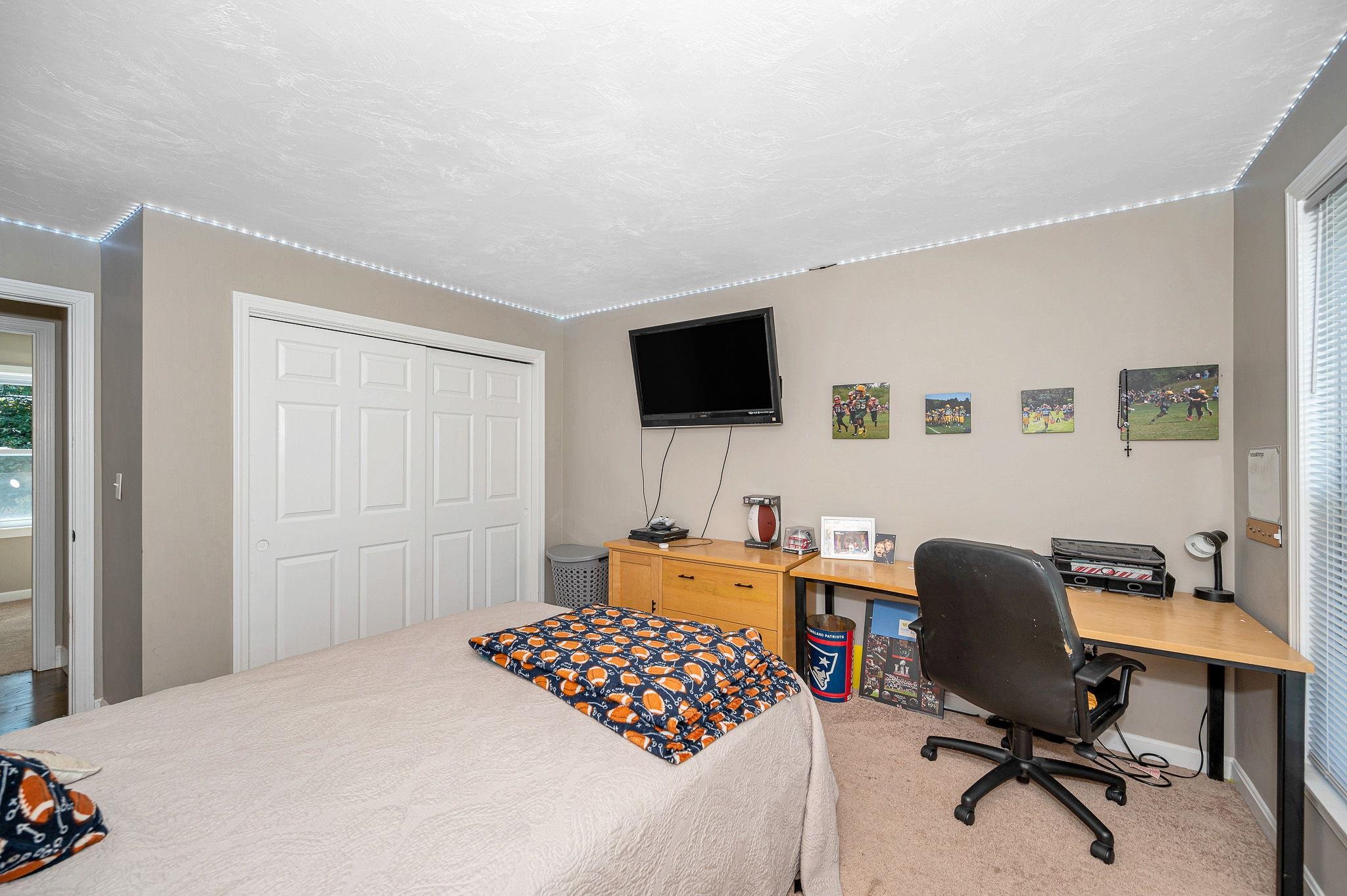 62 Robinson Road Nashua, NH 03060 - Photo 12 of 40 Gallery Image 12