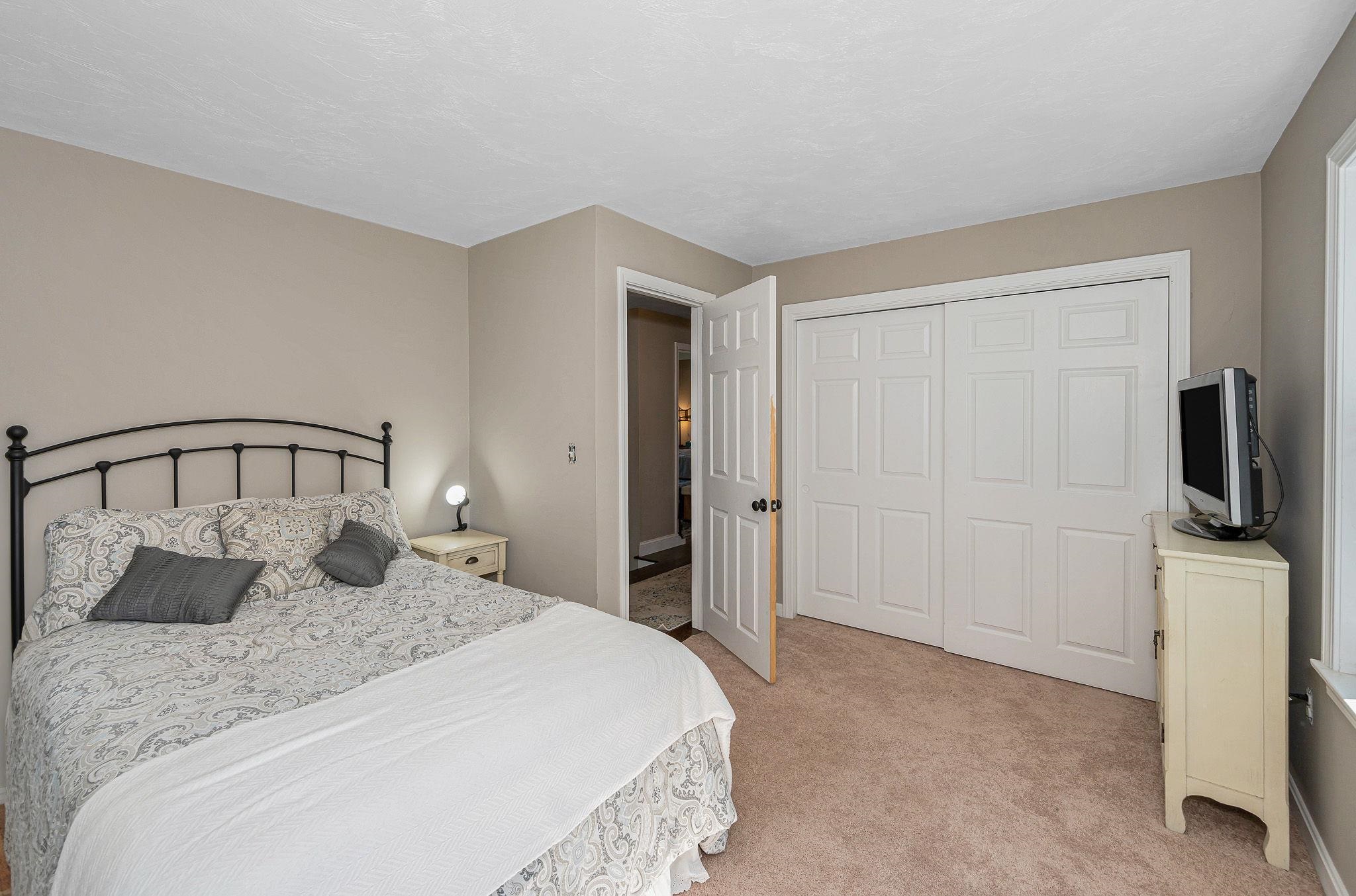 62 Robinson Road Nashua, NH 03060 - Photo 16 of 40 Gallery Image 16