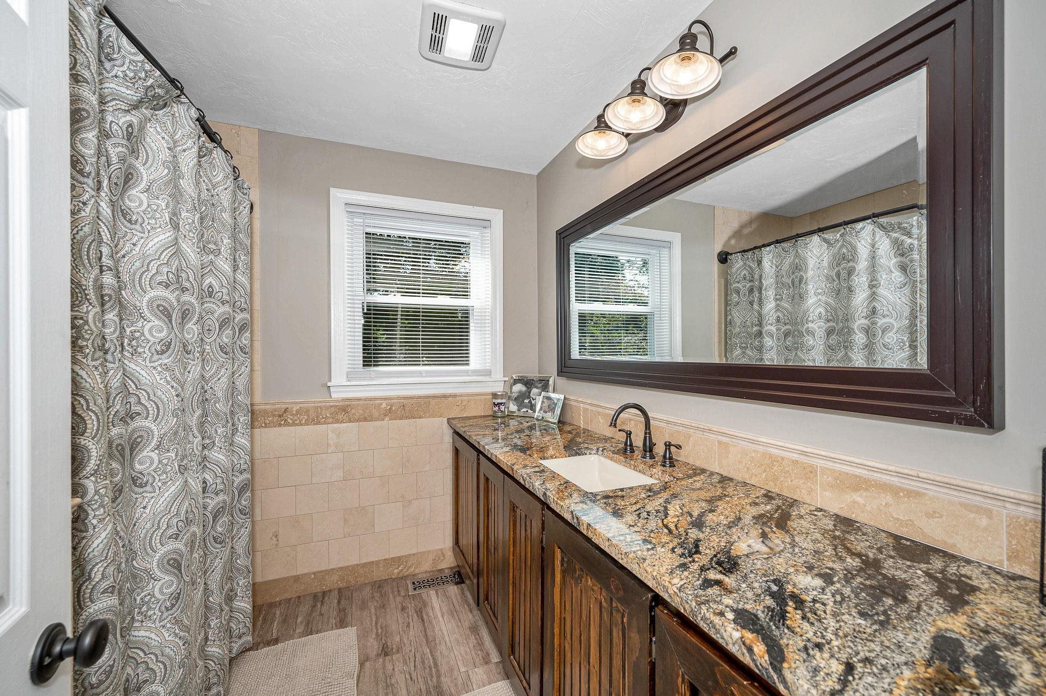 62 Robinson Road Nashua, NH 03060 - Photo 17 of 40 Gallery Image 17