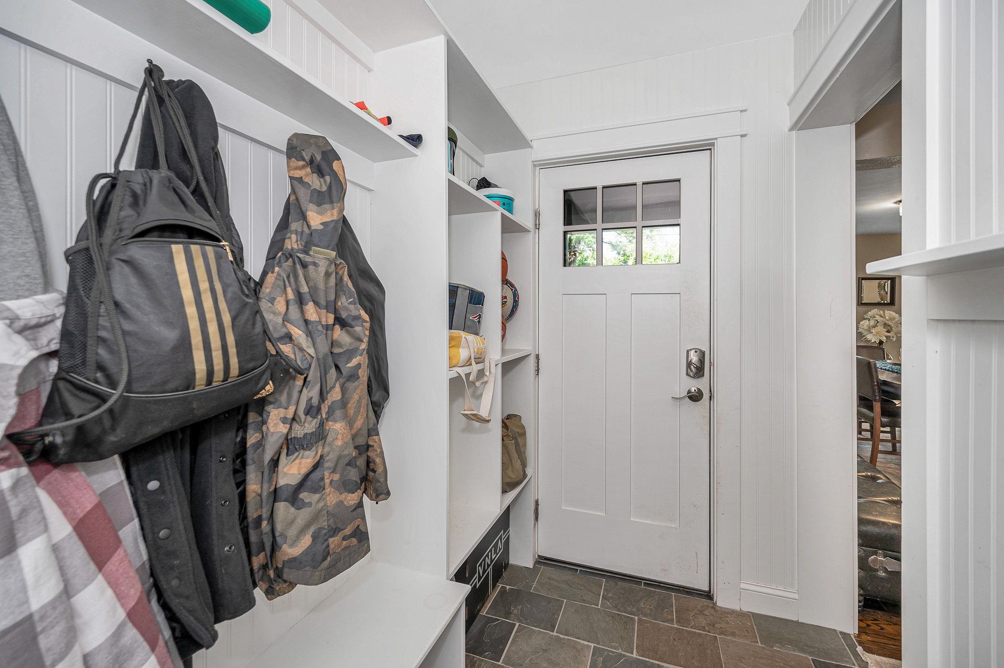 62 Robinson Road Nashua, NH 03060 - Photo 2 of 40 Gallery Image 2