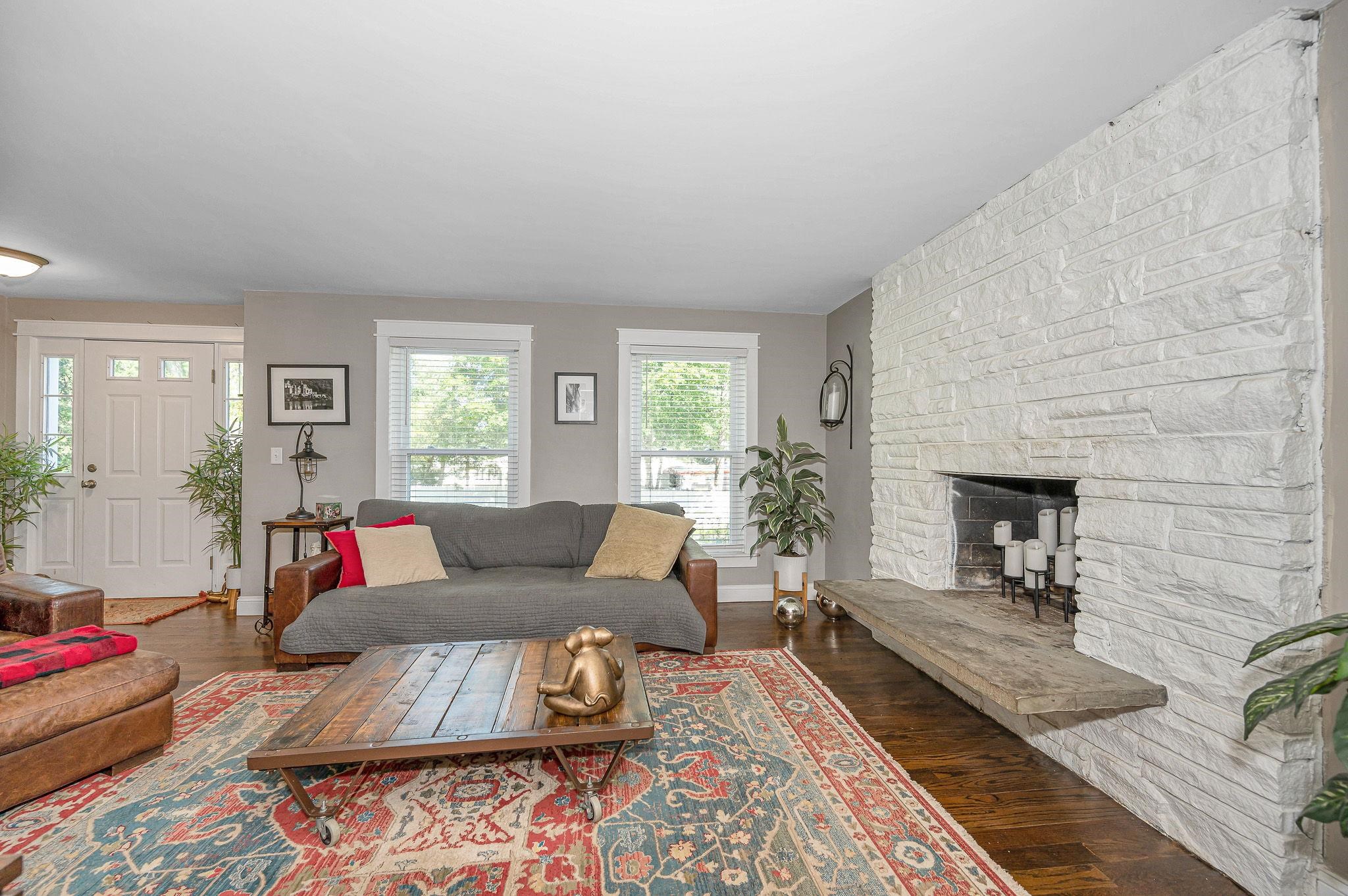 62 Robinson Road Nashua, NH 03060 - Photo 6 of 40 Gallery Image 6