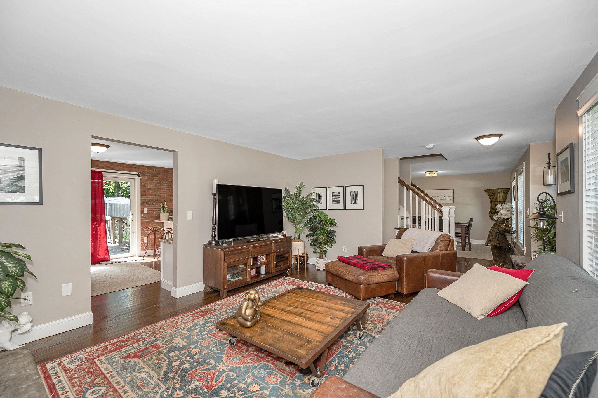 62 Robinson Road Nashua, NH 03060 - Photo 9 of 40 Gallery Image 9