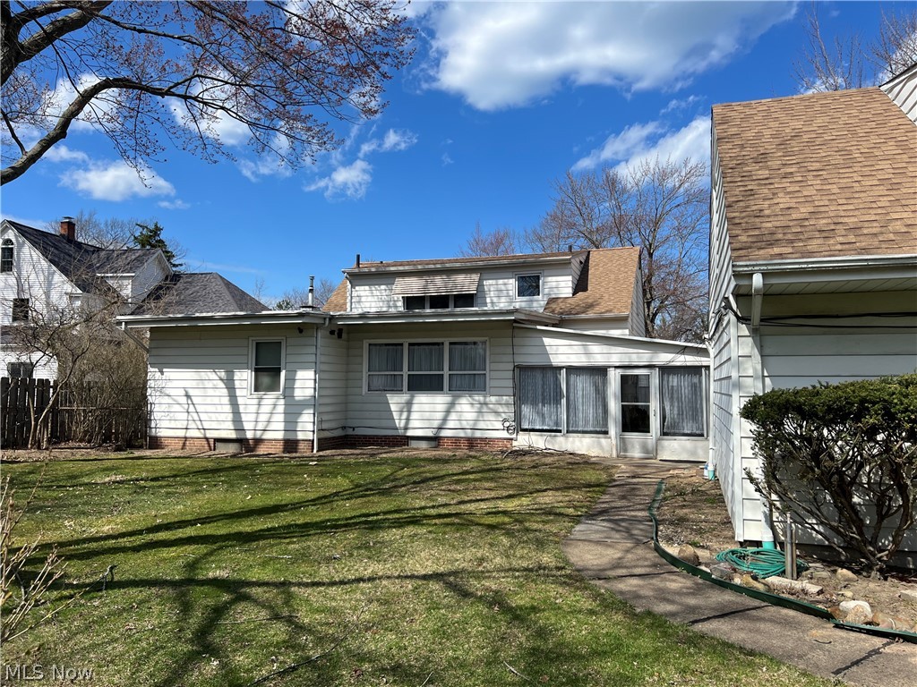 28883 Detroit Road Westlake, OH 44145 - Photo 21 of 21 28883 rear view.