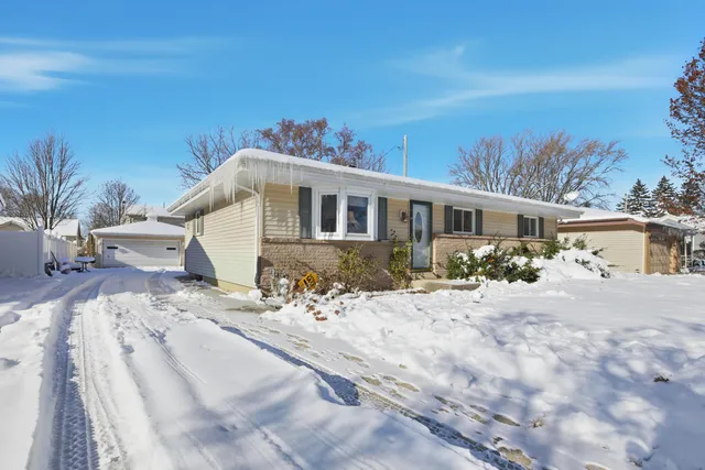 $285,000 | 4339 South 49th Street, Greenfield, WI 53220