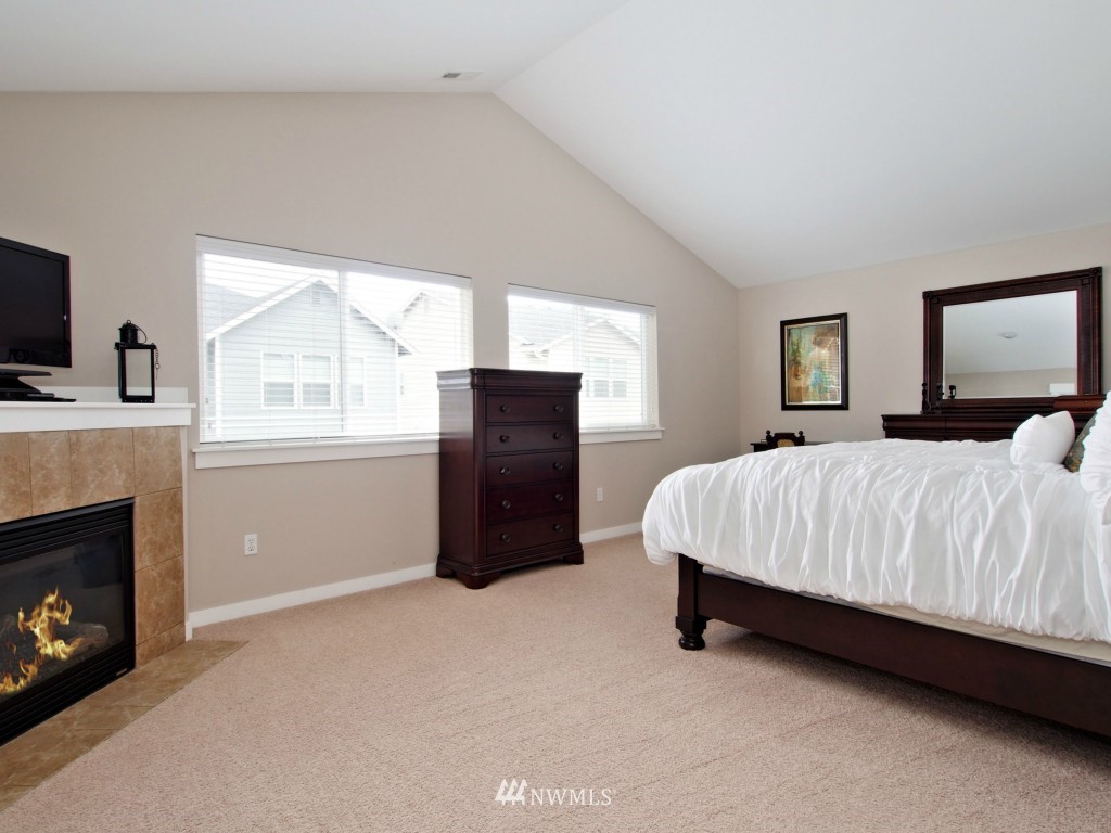 5209 Northeast 7th Place Renton, WA 98059 - Photo 11 of 19