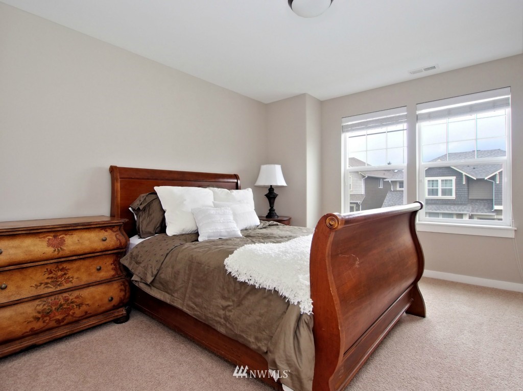 5209 Northeast 7th Place Renton, WA 98059 - Photo 14 of 19