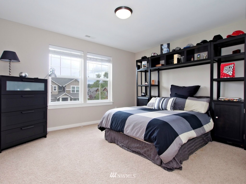 5209 Northeast 7th Place Renton, WA 98059 - Photo 15 of 19