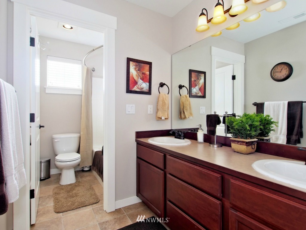 5209 Northeast 7th Place Renton, WA 98059 - Photo 17 of 19