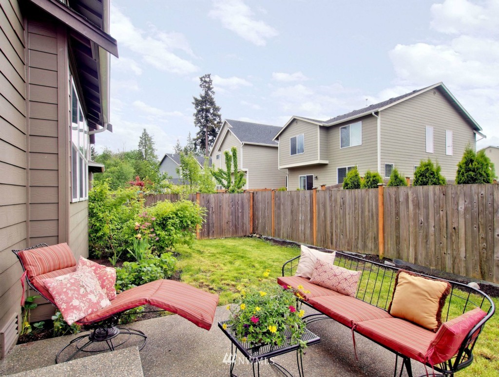5209 Northeast 7th Place Renton, WA 98059 - Photo 18 of 19
