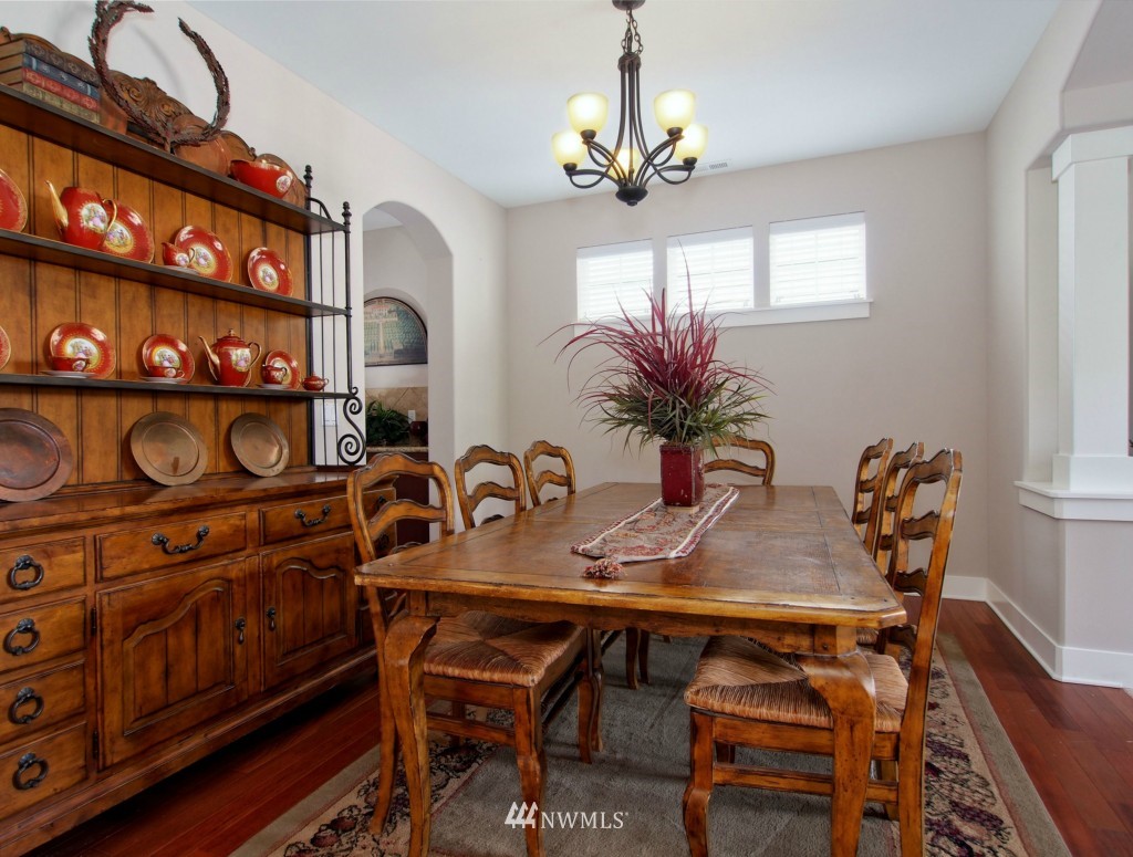 5209 Northeast 7th Place Renton, WA 98059 - Photo 4 of 19