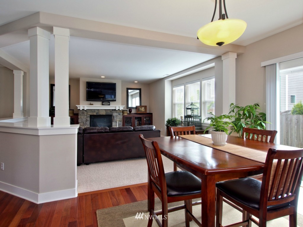 5209 Northeast 7th Place Renton, WA 98059 - Photo 7 of 19