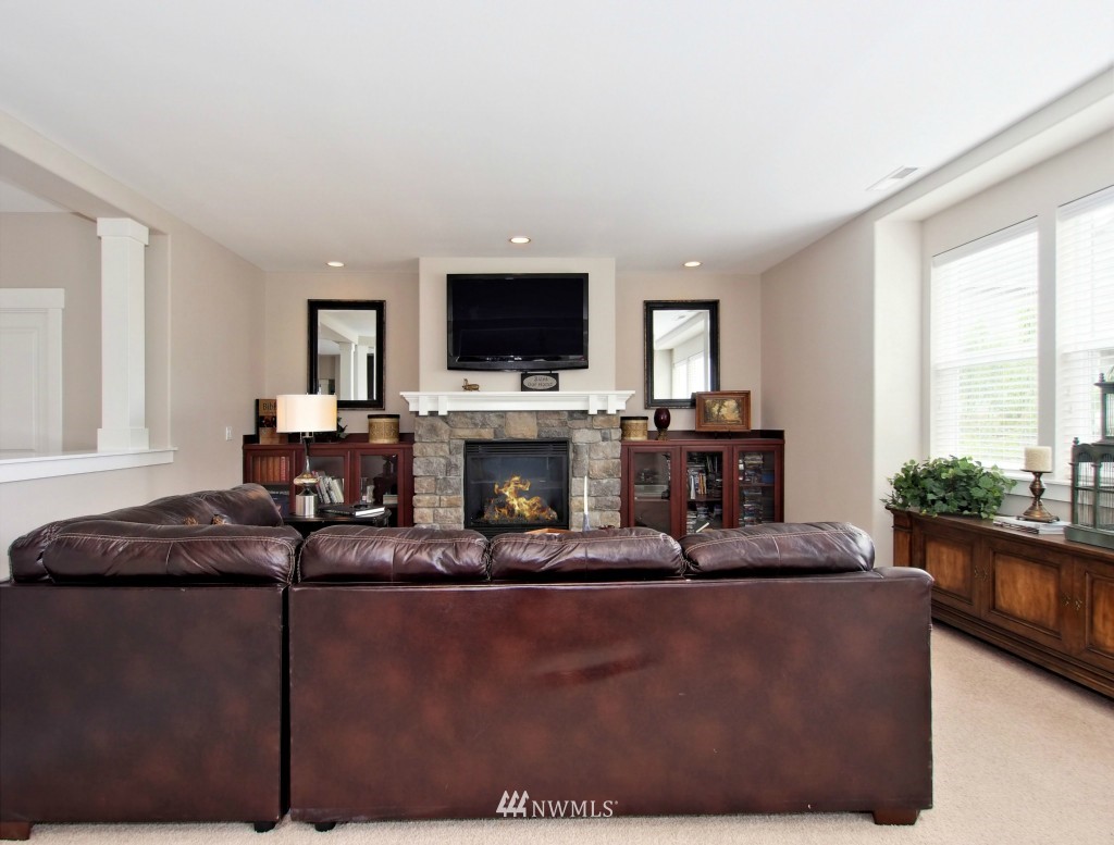 5209 Northeast 7th Place Renton, WA 98059 - Photo 8 of 19