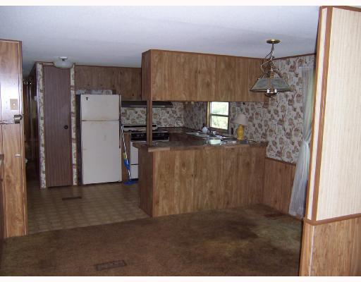 141 Gerner Road Cabot, PA 16023 - Photo 5 of 8 Kitchen.