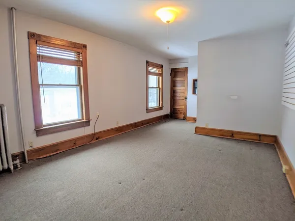 $1,400 | 62 Main Street, Unit 2, Upton, MA 01568