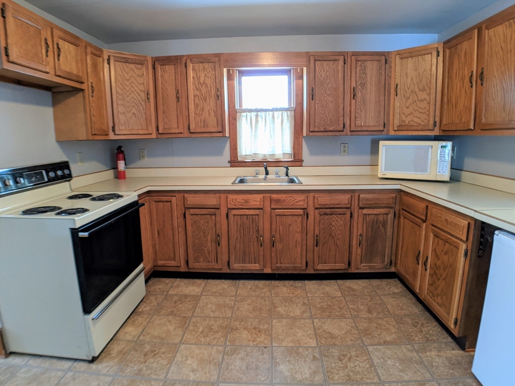 62 Main Street, Unit 2 Upton, MA 01568 - Photo 2 of 19