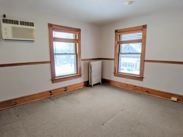 $1,400 | 62 Main Street, Unit 2, Upton, MA 01568
