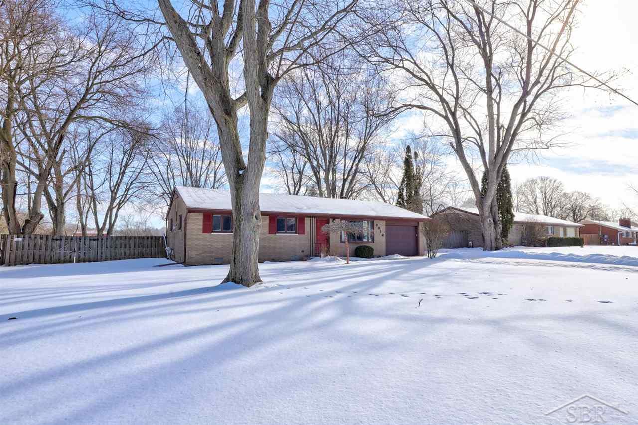 3910 North Thomas Road Freeland, MI 48623 - Photo 3 of 43 50065102-2.JPG